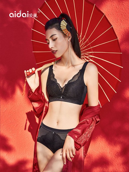 爱戴内衣2023春夏季黑色时尚内衣