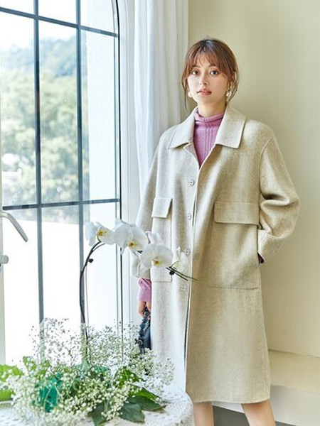 茜舞女装2022秋冬季米色大衣