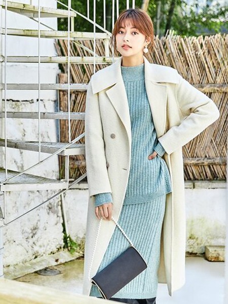 茜舞女装2022秋冬季白色大衣