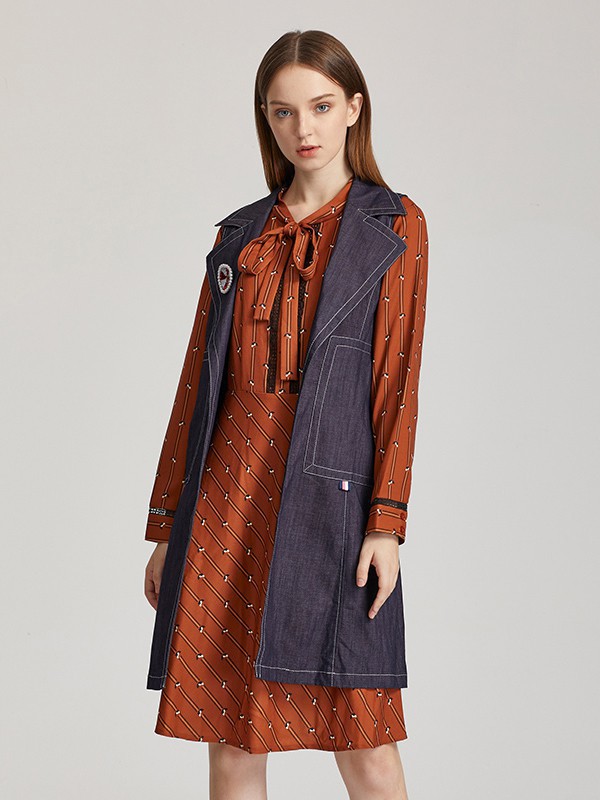 蕾朵女装2022秋冬季咖啡色衬衫裙