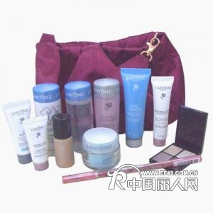 各大品牌化妆品批发代理 兰蔻护肤套装 联系QQ1027966386