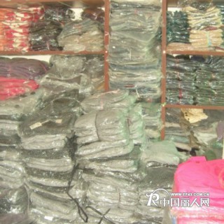 所有服装100%换款。加盟商无任何库存压力。