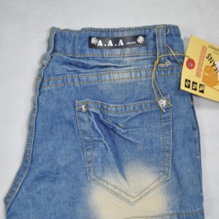 1号仓库38元牛仔店领跑低价牛仔行业