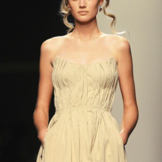 “精诚合作,共同发展”JNRJ折扣女装诚邀加盟