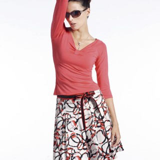 杭州折扣品牌女装代理加盟  选择菲纹折扣女装