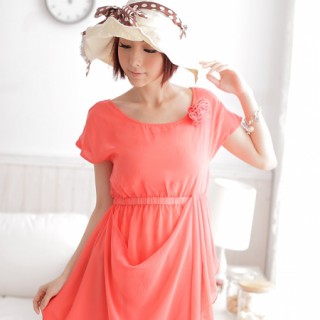 因为Missthea女装品牌体现自我、睿智、展示自我