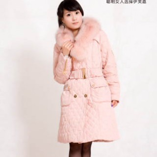 中国折扣行业第一品牌 伊芙嘉品牌折扣女装