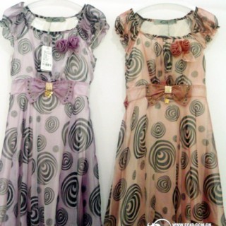 奇百特一个国内最大的女装折扣物流港