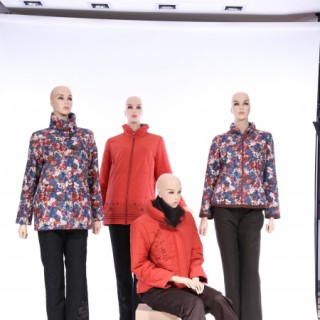 “衣典”成熟优雅女装 加盟电话13620921364