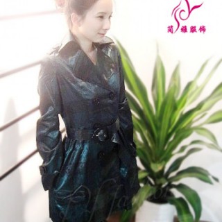 虎门服装厂家批发秋冬装棉衣棉袄批发韩版风衣大衣批发高领打底衫毛衣批发