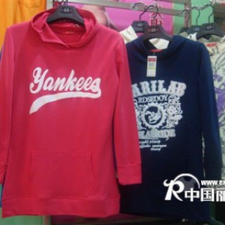 大量秋冬季棉袄 羽绒服 卫衣 毛衣 冬装打底保暖衫批发