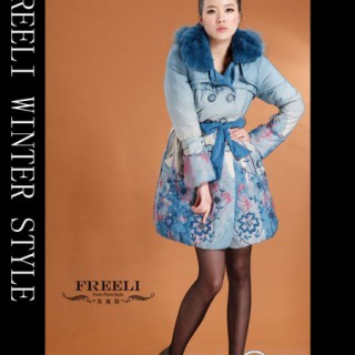 语轩品牌折扣女装诠释着都市女性的美丽与自信。