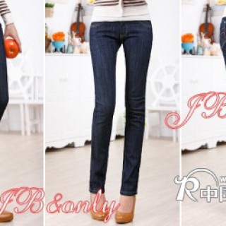 昨天这款牛仔裤销量刷新记录