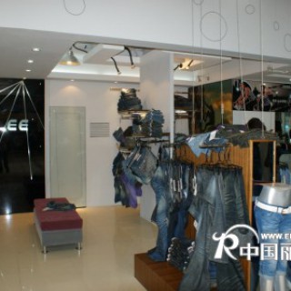 "0加盟费，0风险，100%退换货，"全场货架免费送