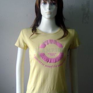 靓丽弹性女T恤7.5元批发13682345054