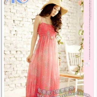 孔雀印花雪纺连衣裙批发 新款吊带连衣裙批发 真丝长裙批发