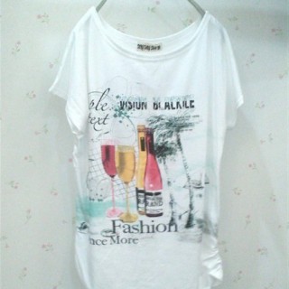 今年最流行什么服装？2011最低价背心批发东莞最便宜套装批发