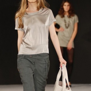 莫名女装诚邀您的加盟合作~~~~