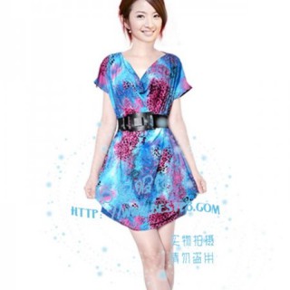 厂家直销男女装T恤情侣装韩版女T恤韩版女装牛仔韩版裙批发