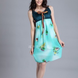 低价供应外贸服装尾货韩版连衣裙转季清仓