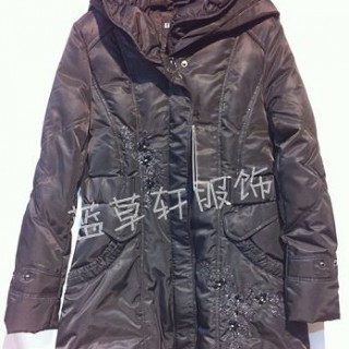 供应羽绒服折扣女装批发   女装库存批发