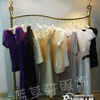 品牌折扣服装供应夏季尾货批发