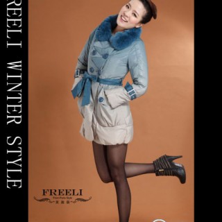 语轩女装细节处体现精致，款式得体，青春而充满活力。