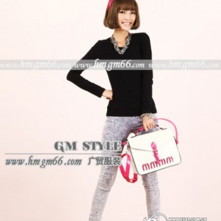 适合年轻人穿的打底衫批发长袖长款T恤批发整款打底衫批发