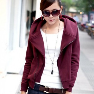 刚开了一个服装店应该在哪里拿到时尚点的货呢哪里能拿到厂家货源