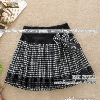 冬装裙子批发武汉呢子冬裙批发白领穿的时尚短裙批发复古短裙批发