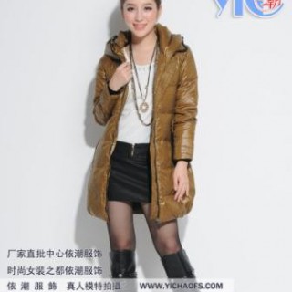 依潮服饰最新2012年最时尚女装羽绒服批发棉衣批发