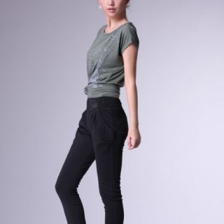 杭州哪里有新款时尚外套批发高档外套批发带拉链的外套哪里有批发