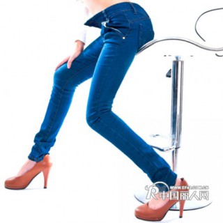 新款牛仔裤批发时尚牛仔裤批发低价牛仔裤批发