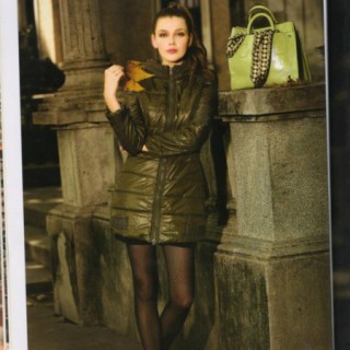 万件男女装羽绒服防寒服低价销售