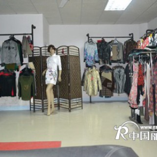 广东深圳厂家一手货源库存尾货外贸女装棉衣大量低价处理