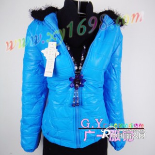 广州冬季哪里有纯色棉服批发广州哪里有便宜的棉服批发