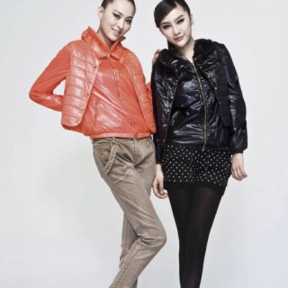 【蓝草轩】集一二线品牌折扣女装1.5折供货各异风格款式齐全