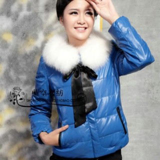 广州冬季服装厂家直销新款女装毛领棉服批发