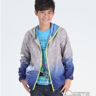 越位青少年装品牌全面打造中国市场营销网络