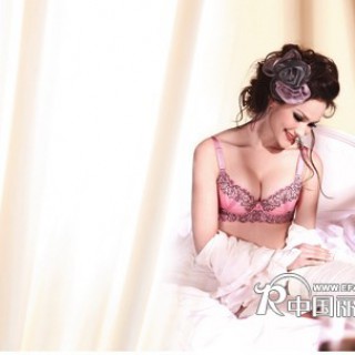 女性如何根据自己的胸型来选择合适内衣