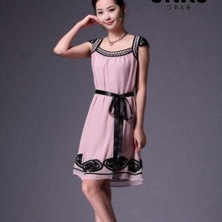 感受时尚之风 引领美丽潮流 江南人家中高档女装代理加盟