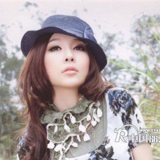 展现女人的魅力，选择衣伴沁香专业女装