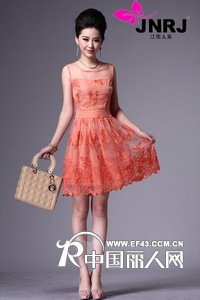 把握致富良机，“江南人家”品牌女装