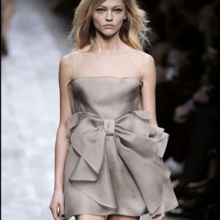 低价批发外贸品牌女装厂家直销一手货源