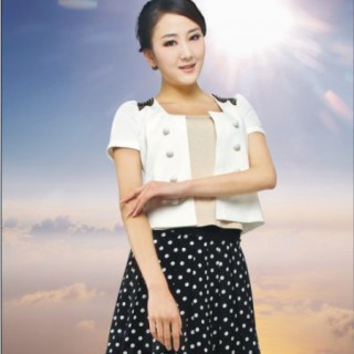 左右逢源，打造职场女性的时尚气质