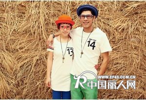 杭州在哪找新款甜蜜的情侣t恤批发市场呢依鹭彩有没有呢