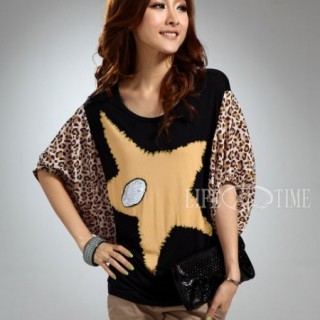 新款男装韩版修身t恤批发低价批发街头百搭字母时髦男装t恤批发