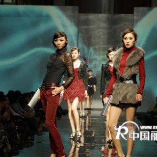 百丝女装火热招商中···