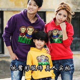 2012年流行款式情侣装和亲子装？秋冬季新款亲子装厂家直供