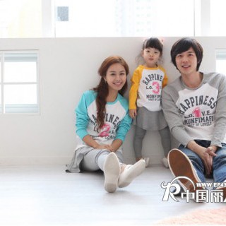 网上进货款式最多的服装厂家亲子装秋季最流行款式批发